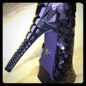 Beautiful Sequence pumps